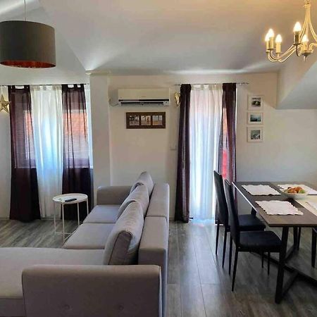Apartment Near The Beach Спліт Екстер'єр фото