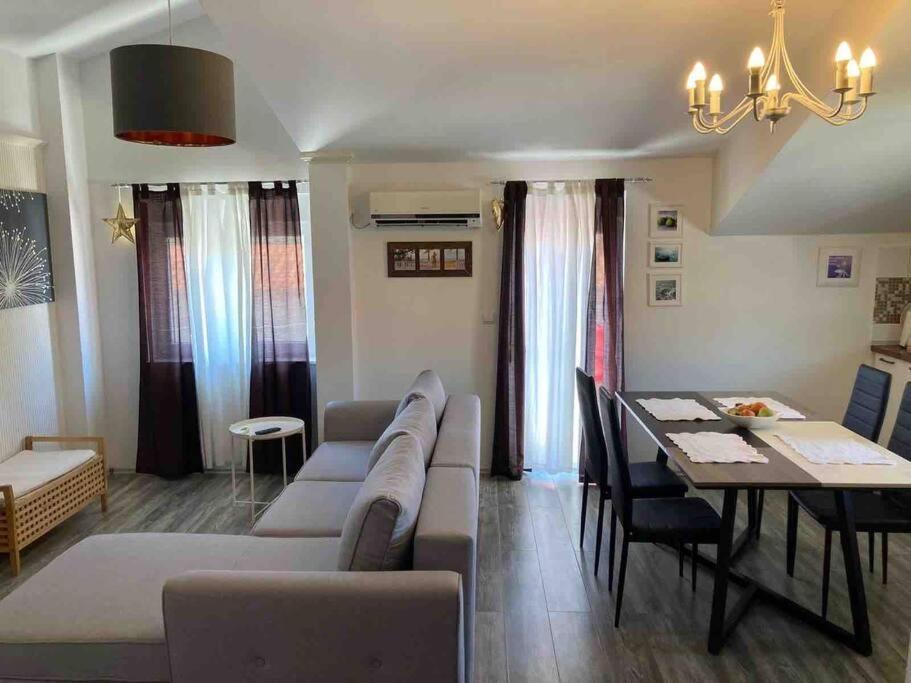 Apartment Near The Beach Спліт Екстер'єр фото